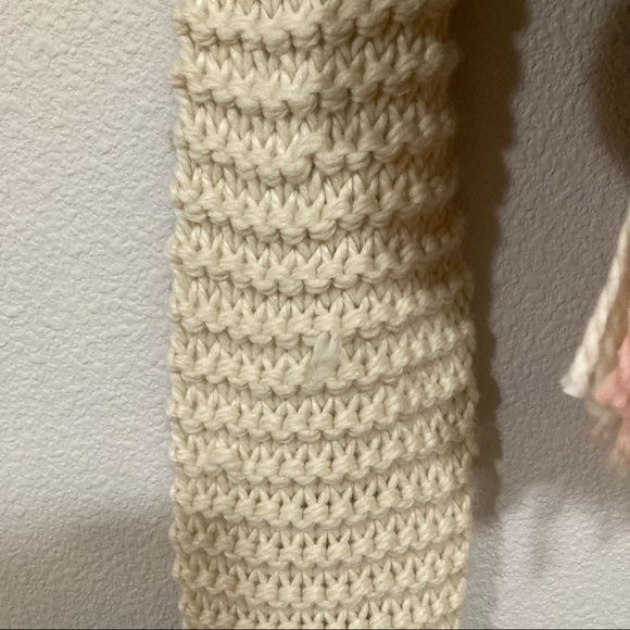 NWOT hooded scarf - Picture 6 of 7